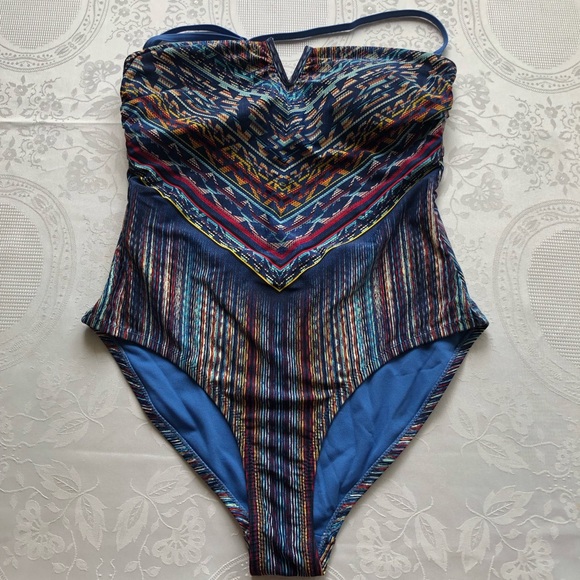 Jessica Simpson Women’s Size M Blue Geometric One Piece Halter-Top Swimsuit - Picture 15 of 16